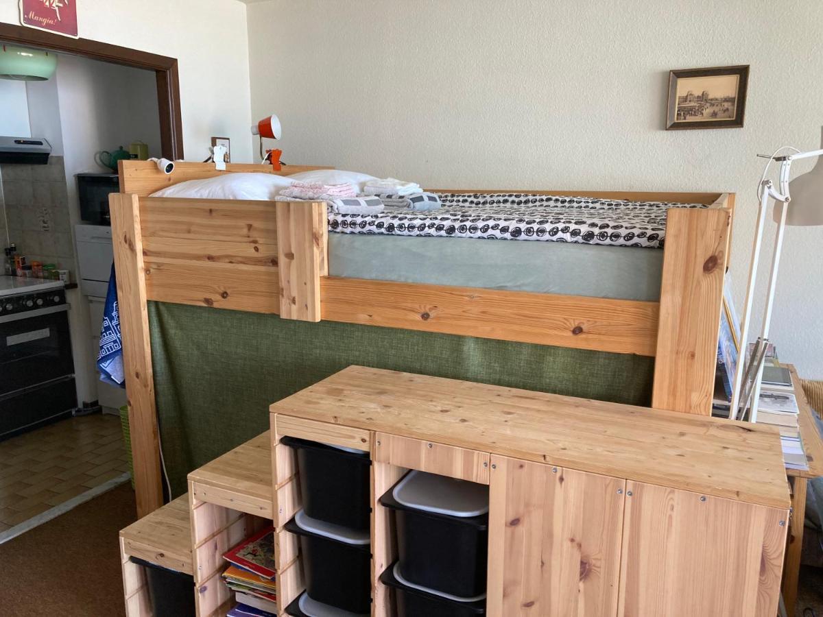 Tiny Apt W/ Balcony And Seaview, Even Out Of Your Bed ! Ostende Kültér fotó